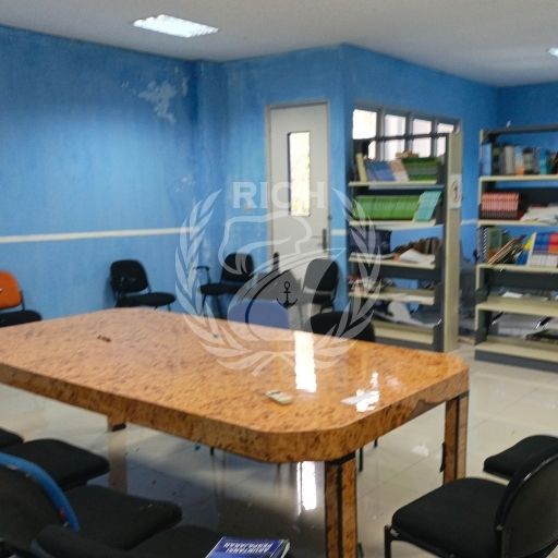 Area Belajar dan Perpustakaan Mini